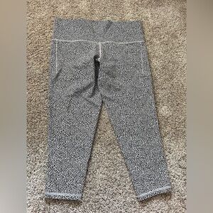 Athleta Salutation Stash II Textured crop black and white 1X